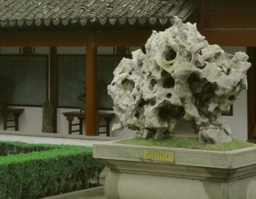 escultura de jardín tradicional japonesa